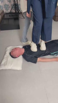 【领主老大】带素人闺蜜强制呕吐物专场 bf12172