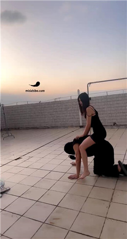 【Fiona菲菲】天台调教尾随狗 bf21488