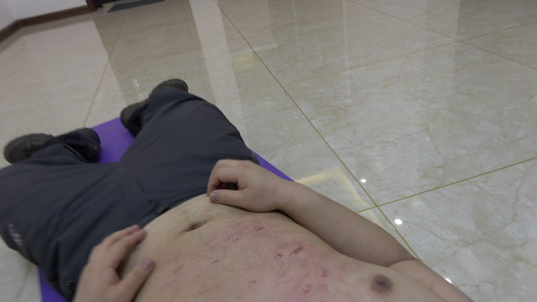 冷柔多双高跟踩踏肉饼