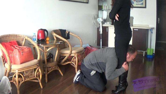 女杀手老大教训废物马仔_HD绳艺资源