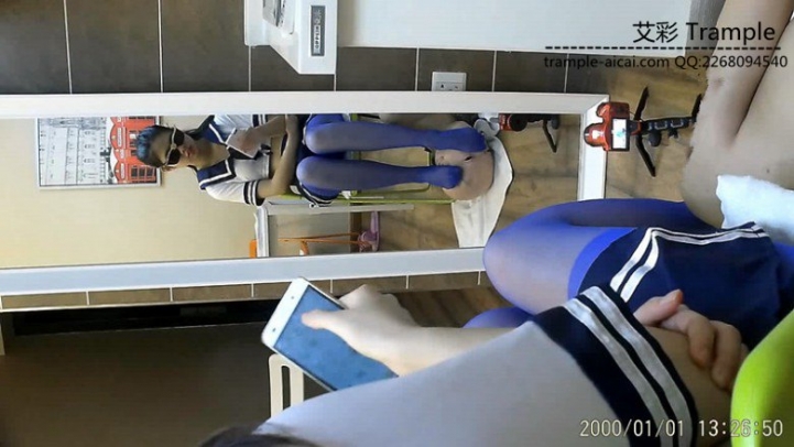 美脚少女金僦颜面破坏1