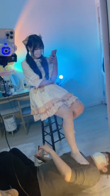 【礼礼大大】萝莉主无视脚底直播 bf19866