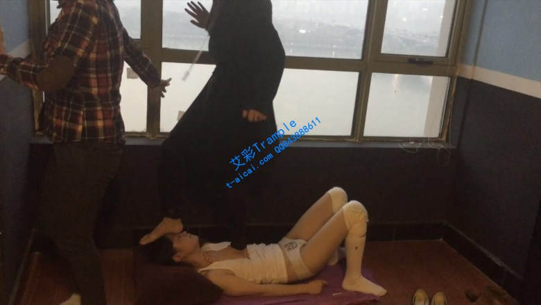 最强女m祝大家元旦快乐！上新！