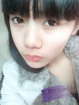 【典藏精品】高清肉丝足高清恋足大片之《奶茶浴丝足美脚》~