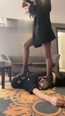 【安主】高跟黑丝全体重踩踏 bf18492