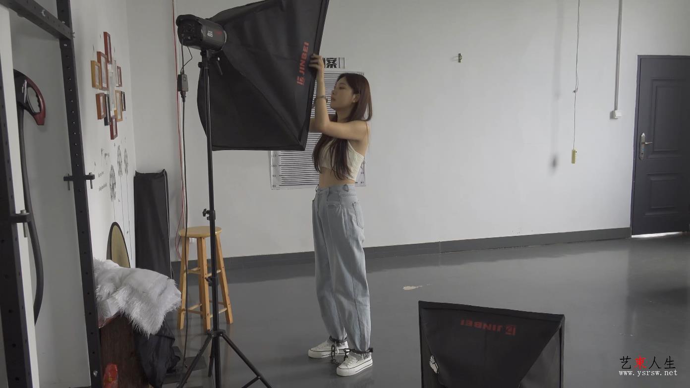 【艺束人生】2022_36期视频  楚楚戴着镣铐做家务体验