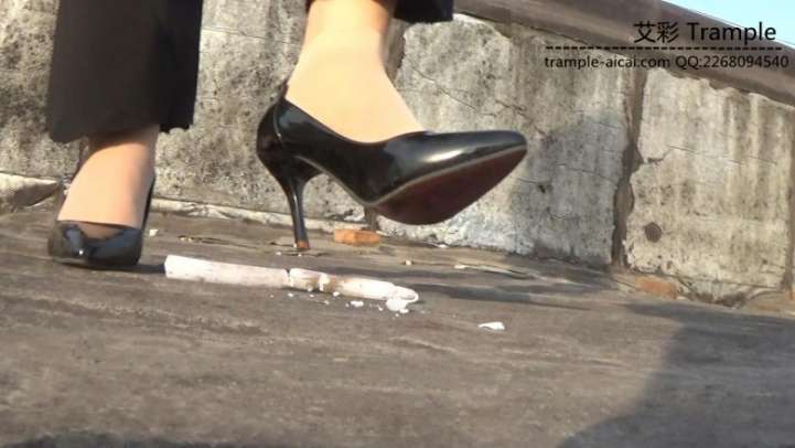 女主职业装高跟物体粉碎2