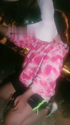 【洪兴十三妹】女奴-户外抓住跟踪狂 bf18368