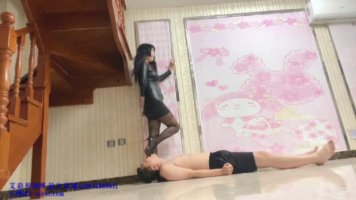 【兔粉粉】黑丝踩踏诱惑 YC-220903-5