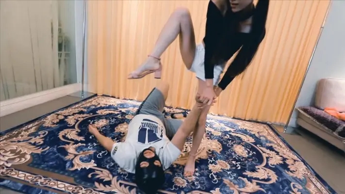 〖H.P.L栖心之栈〗—芷晴腿踢格斗