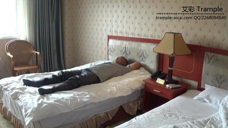 点穴制服女打手_HD绳艺资源