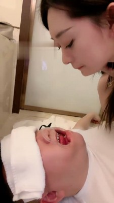 【上海赵丽颖】超美网红开口器人体垃圾桶/擦鞋器/刷牙漱口水 bf21444