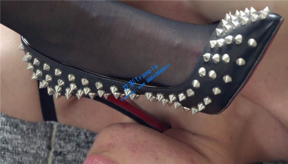 钉子高跟鞋黑丝践踏调教女M ACNN 72