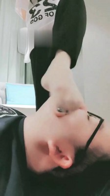 【妮蔻】脏臭小白鞋羞辱小弟弟 bf17736