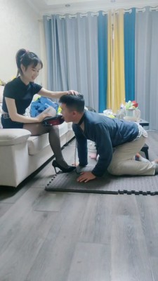 【重庆男神】高颜值辣妹调教带闺蜜观看 bf23035