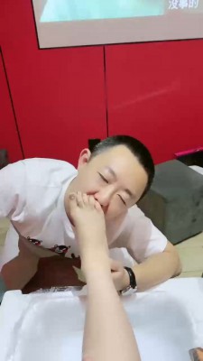 【一诺大小姐】沐足店当着素人面调狗【完整版】 bf18567