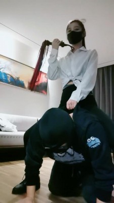 【猫神大人】被邻居发现我是女S求调教 bf22932