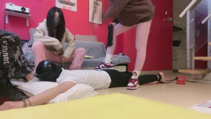 【小软】3S-捆绑手脚强制踩踏虐打【三视角版】 bf23201