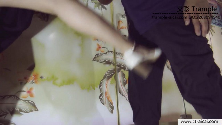 【女子防身术】美腿裙装美女详细讲解防狼术膝顶角度好  G-181019-2