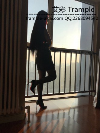 超细高跟踩踏胖奴_HD绳艺资源