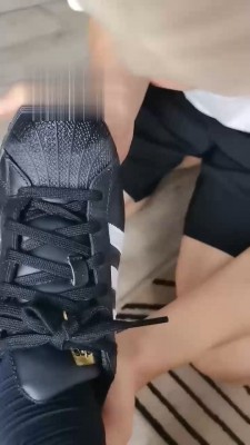 【well】强迫奶狗舔脏鞋 bf18004