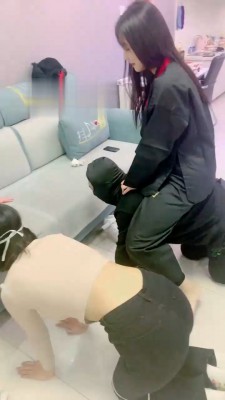 【精神小妹】情侣奴下奴-教母畜虐狗 bf22050