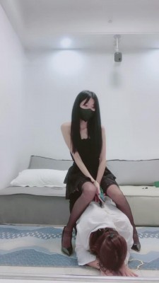 【希希子】黑丝高跟羞辱母畜 bf12045