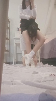 【00小主十言】帆布鞋白袜羞辱女奴 bf11919