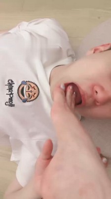 【强抚】近距离玉足辱奶狗 bf19494