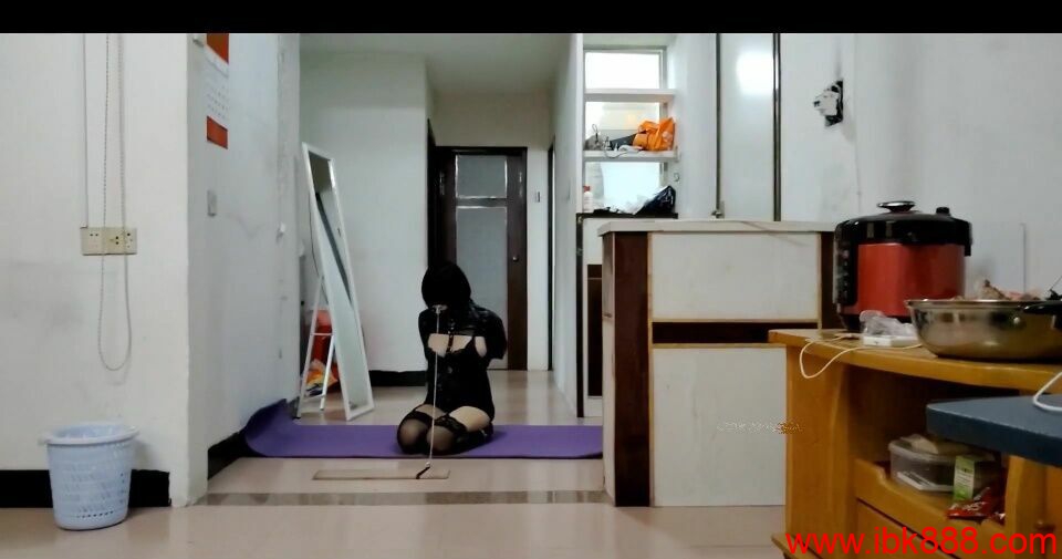 浅浅原创 鼻锁遛M（3）母狗养成出租计划，链子固定放置挣扎