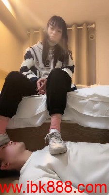 【诗酒S】脏小白鞋棉袜踩狗