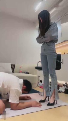 【樱桃大大】带闺蜜一起虐偷拍狗 bf17700