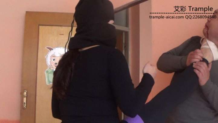 剧情片蒙面女杀手入室杀害卧底警察