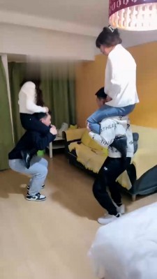 【晴儿】群调-姐妹花群魔乱舞玩sm【双视角版】 bf22107