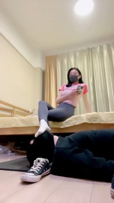 【小妮】帆布鞋白袜踩狗场 bf22742