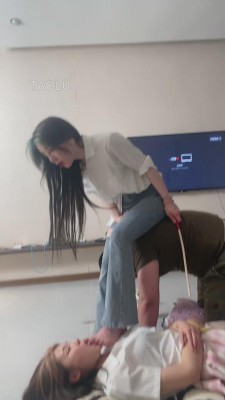 【领主老大】奴下奴强迫舔脏鞋 bf12128