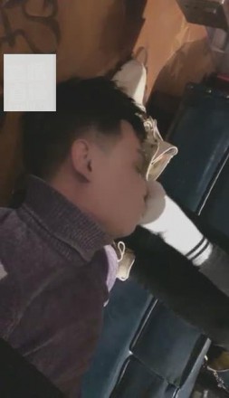 【VIVI】酒吧臭棉袜跺死贱狗