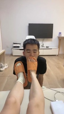 【奶味茶茶】学生S帆布鞋白袜辱奶狗 bf19708