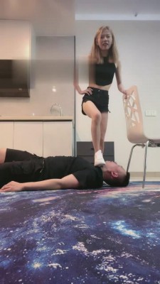 【樱木花椒】小白鞋全体重踩踏 bf15545