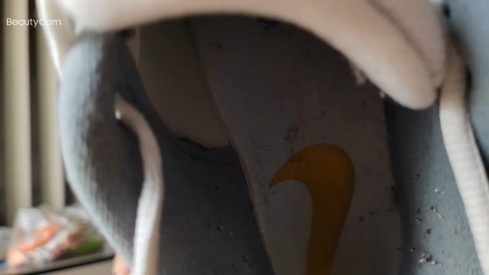 道服萌妹原味袜子踩踹狗挡 pov跺狗脸