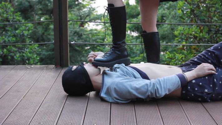 【黑丝诱惑】沐沐首次室外公园调教偶遇路人 YC-220427-6