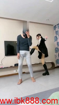 【麋鹿银儿】双S美女素人与众不同的踢裆场 bf21653