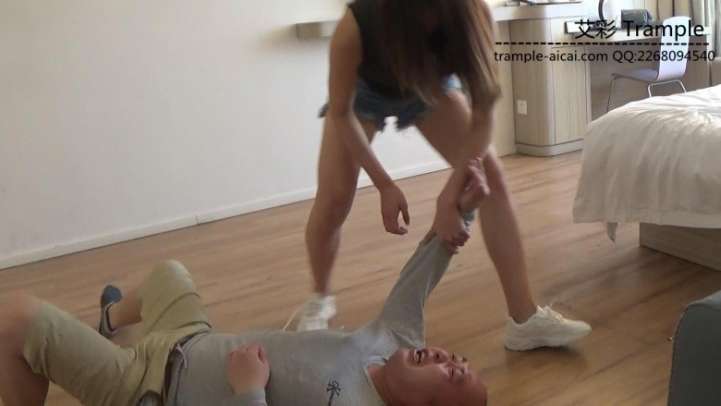 女杀手暗杀黑老大