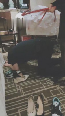 【00后南茜】黑丝踩踏食物喂食恋足双奴 bf12177