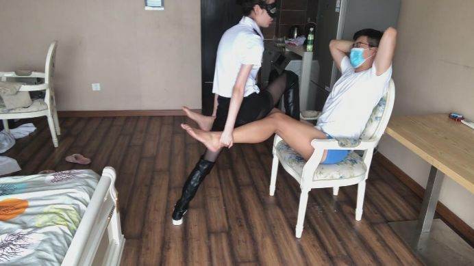 【活力诗曼】残酷诗蔓的美靴虐蛋审讯