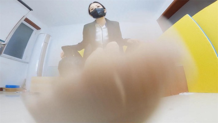 【婧児小主】女上司晓G高跟鞋 丝袜脚羞辱支配业绩差的你 沦为她脚下的玩物YC-220411-3