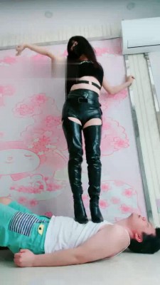 【兔粉粉】皮靴全体重踩踏跳舞 bf21681_HD绳艺资源