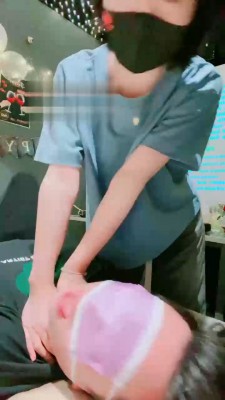 【美离子】KTV双S蹂躏虐打脚下奴【双视角版】 bf17443