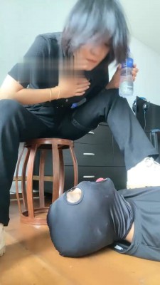 【朱砂痣】抓住偷原味的邻居虐 bf17901