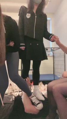 【安静大大】母女S耳光/踩踏/舔鞋【三视角版】 bf19913